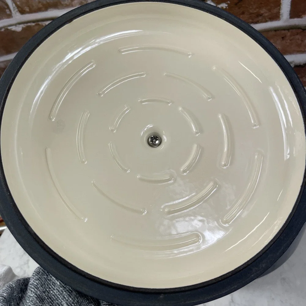 Tramontina 4 Quart/3.8 Lt Enameled Cast Iron Dutch Oven in Dark Blue /Navy Blue
